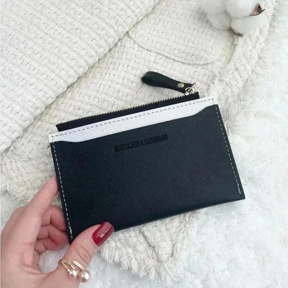 Handbags - ⚠️Clearance Black And White Slim Cardholder / Wallet